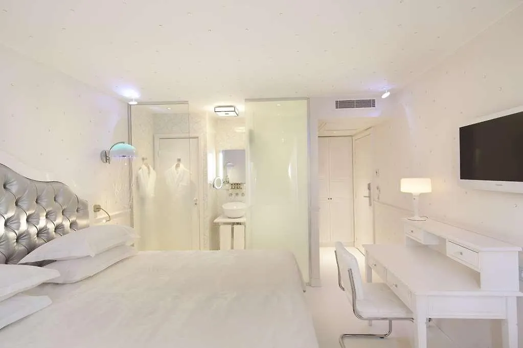 Le Petit Beaumarchais Hotel & Spa Paris